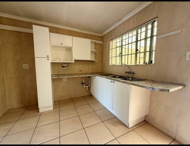 2 BEDROOM APARTMENT RENTED IN MONDEOR